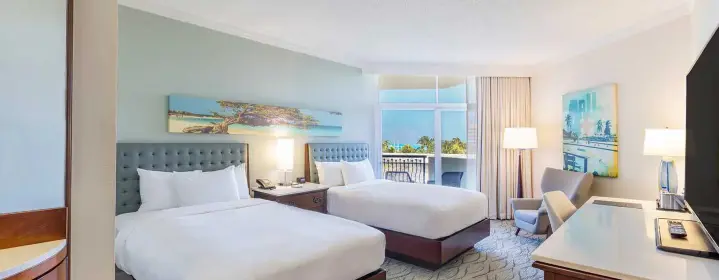 Hotels & Resorts